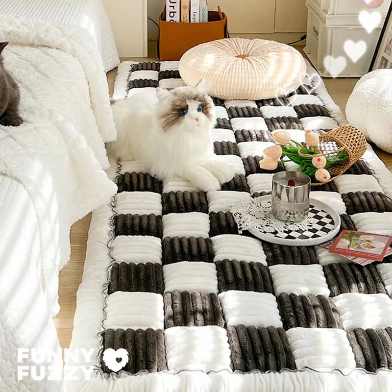 Cream-coloured Large Plaid Square Pet Mat Bed