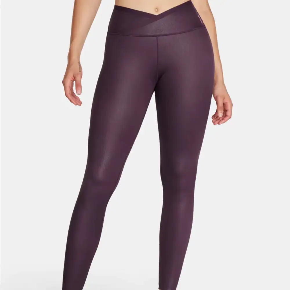 Body Sculpt Faux Leather Side Pocket Leggings