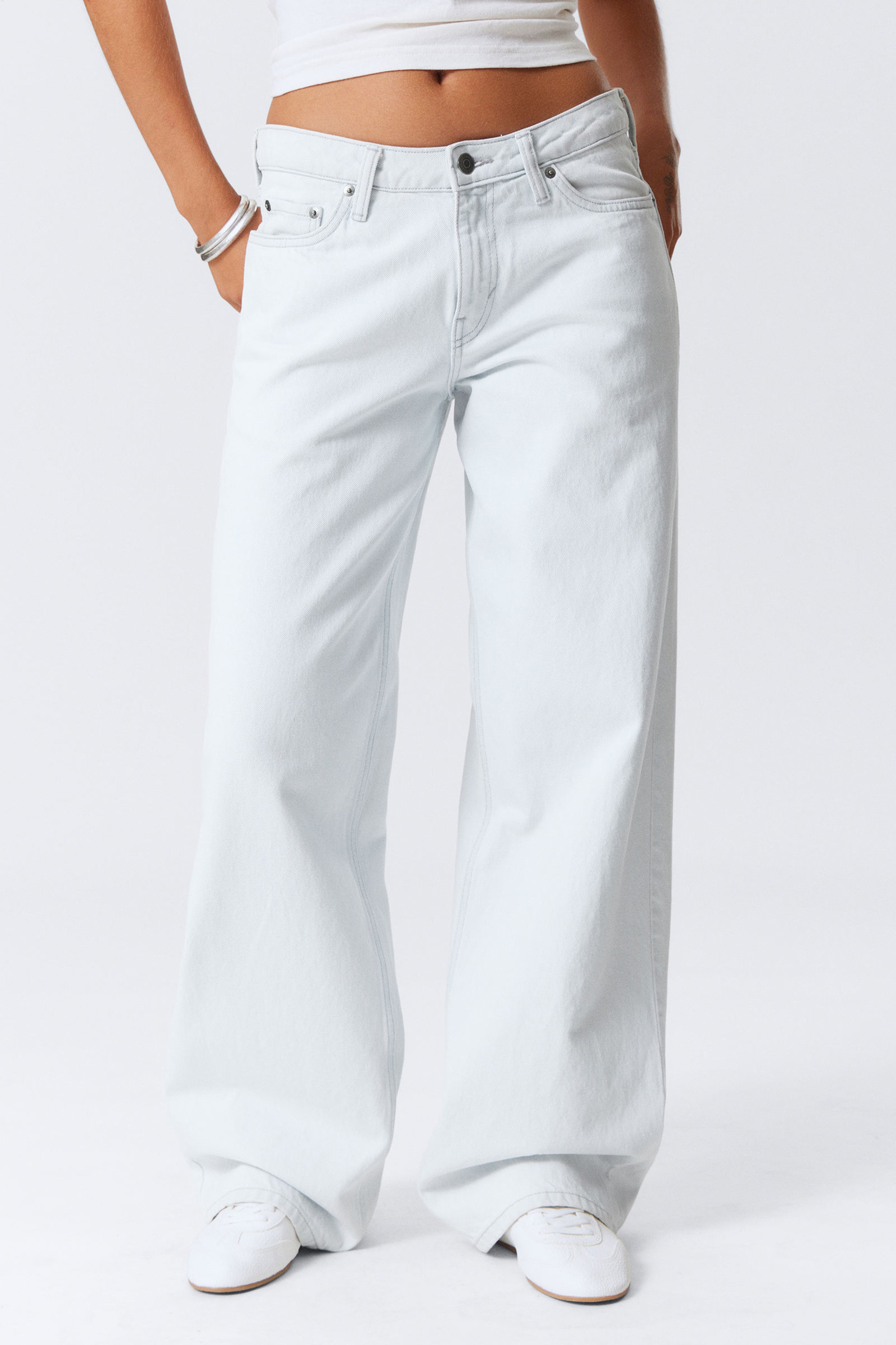 Button Up Wide Leg Jeans