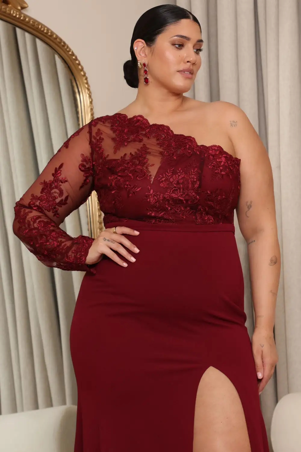 Bonita Lace Maxi Dress - Burgundy