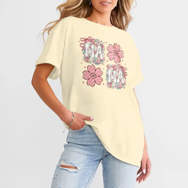With A Sweet And Cute Style And A Casual T-Shirt.