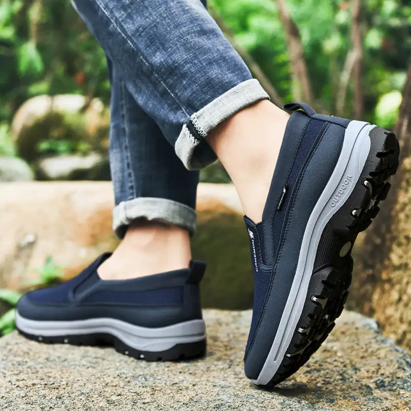Plus Size Casual Sneakers US 15 Slip-On Walking Shoes Men Breathable Mesh Lightweight Athletic Shoes for Cross-Border Export