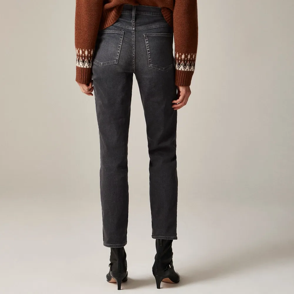Daily Mid-Rise Slim Jeans