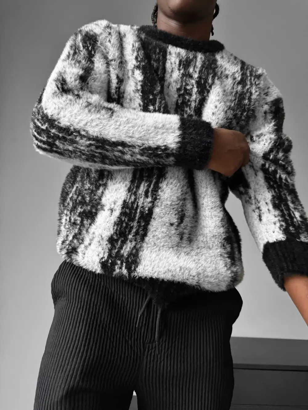 Clean Relaxed Knit Pullover