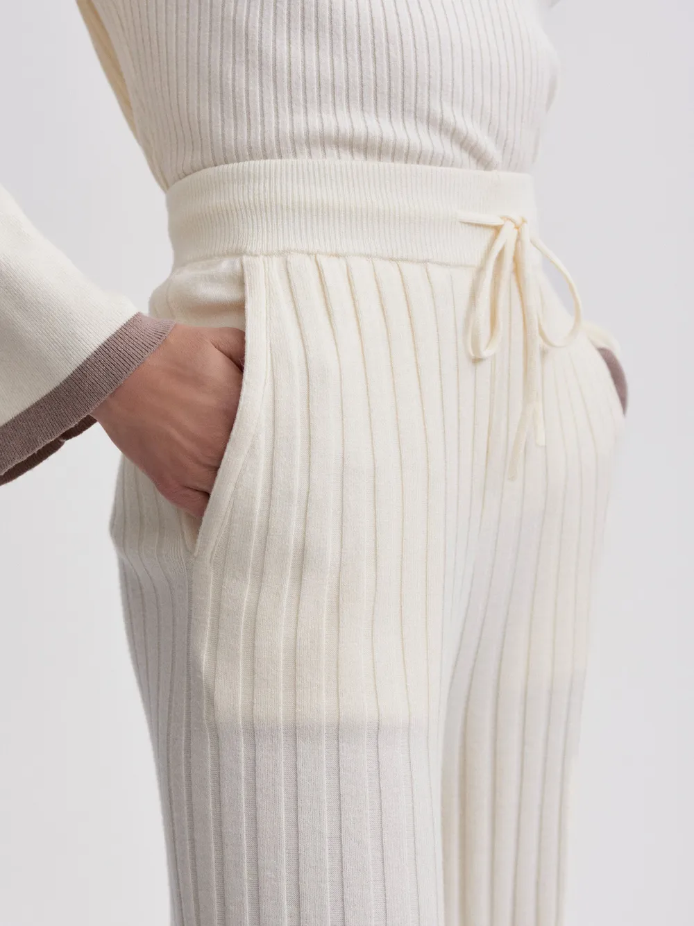 Wide Rib Knit Trouser