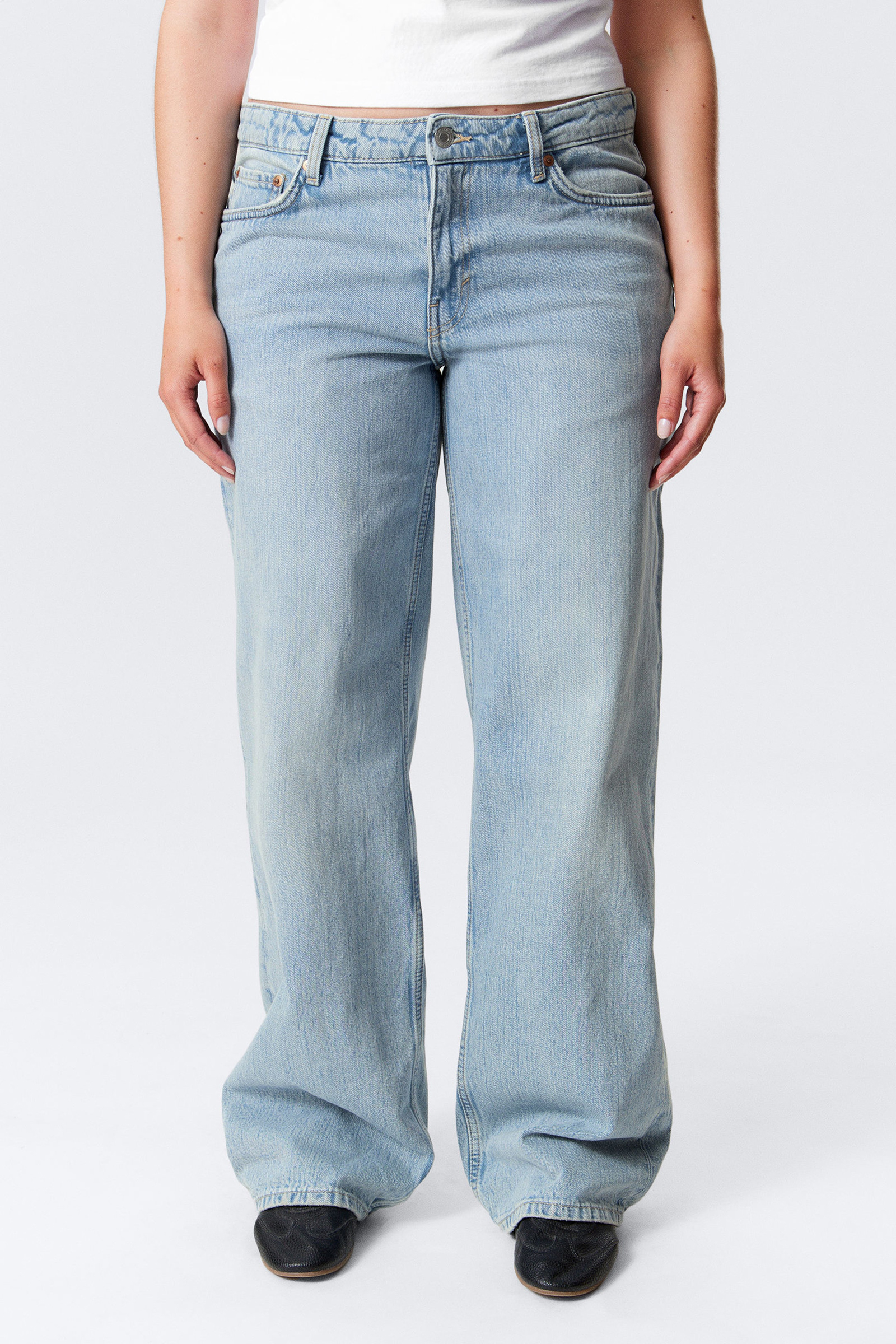 Pocketed Low Waist Jeans