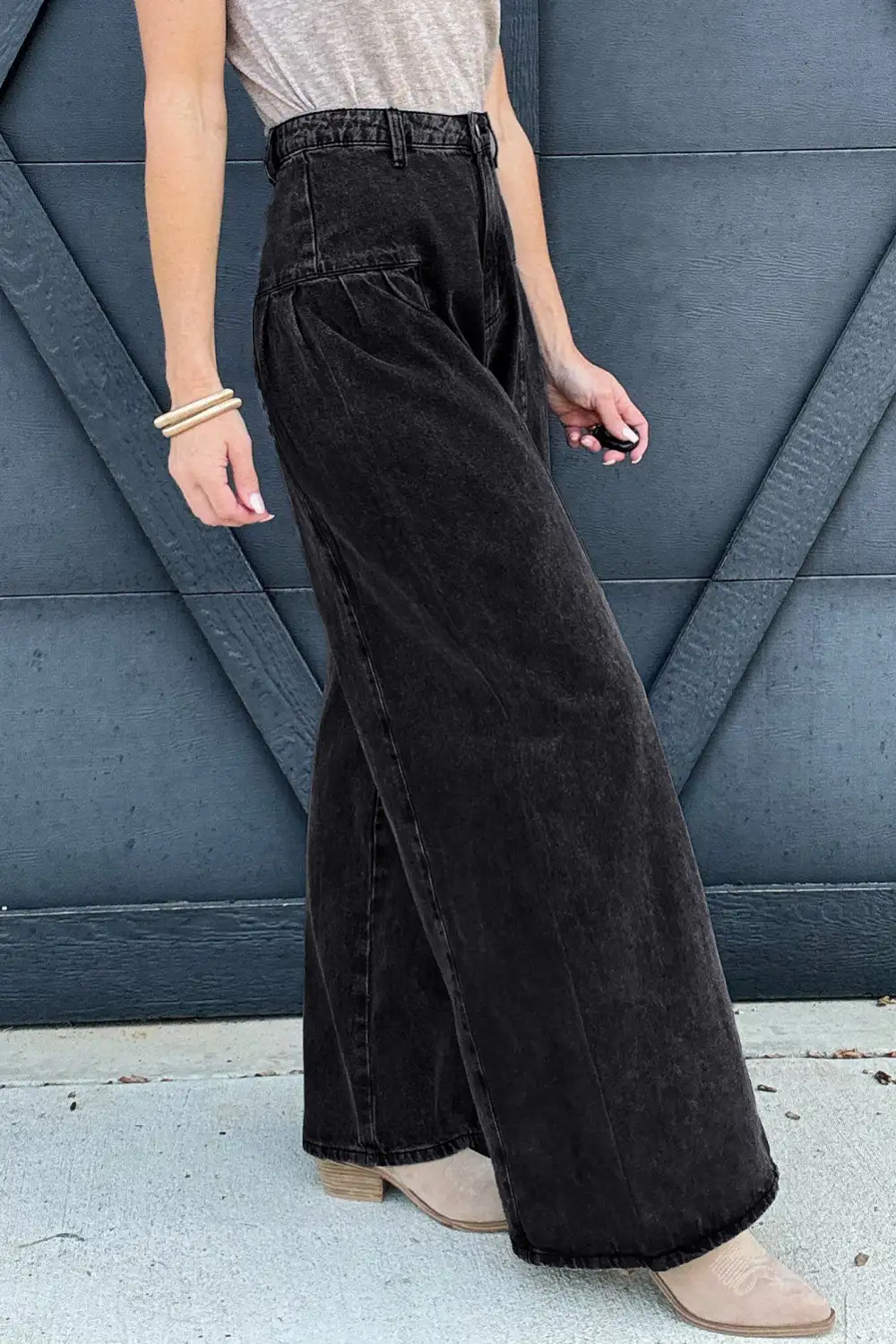 Wide Leg Pleated Mineral Jeans