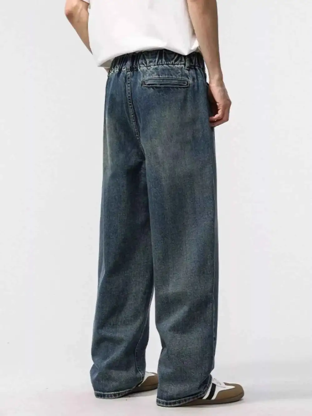 Easywear Wash Relaxed Fit Jeans