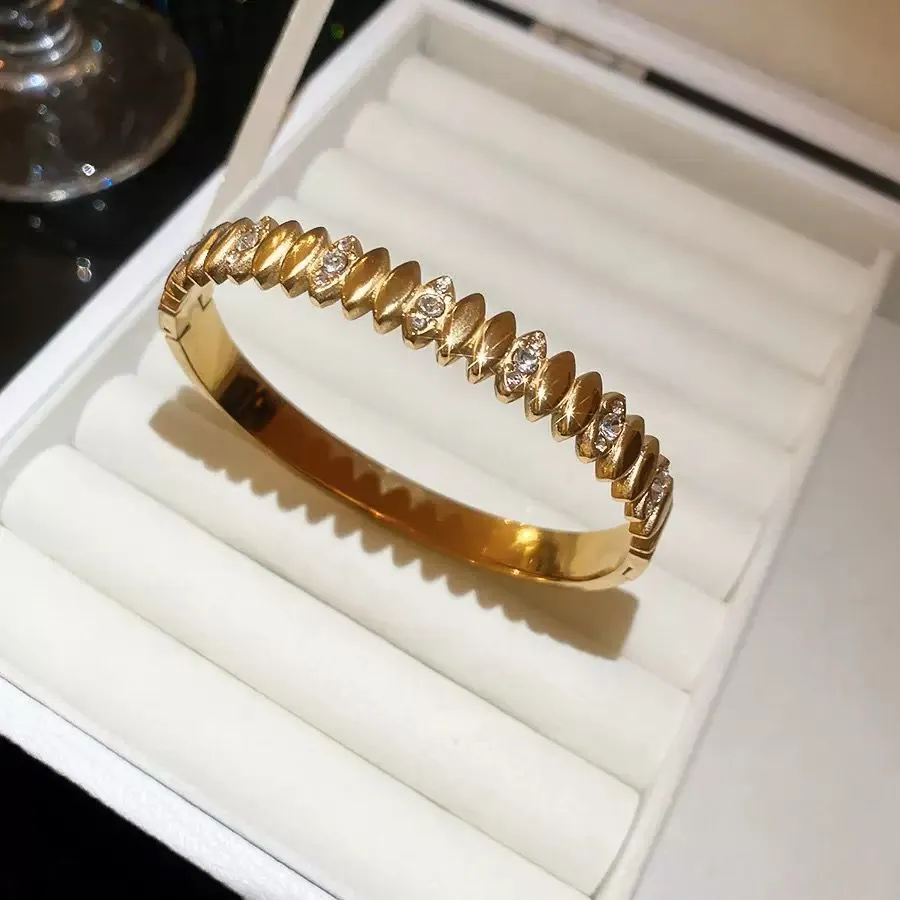 Versatile Stainless Steel Rhinestone Statement Fashion Bracelet