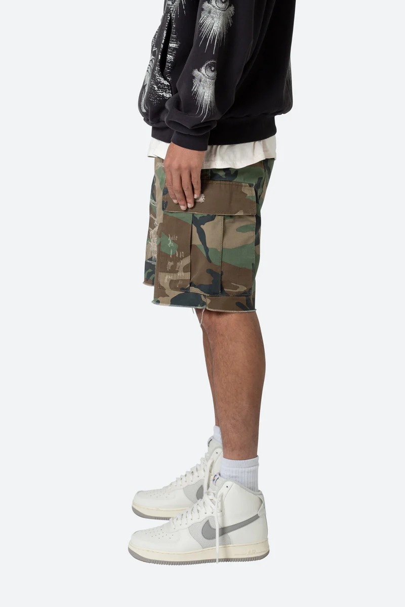 DISTRESSED CARGO SHORTS