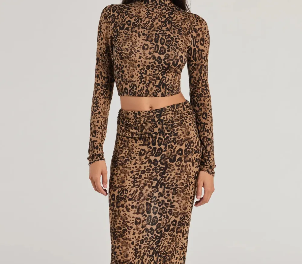 Leopard Print Knit Cropped Top
