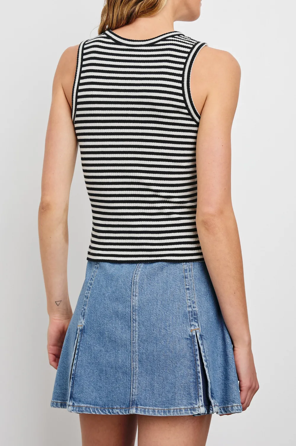 Striped Round-Neck Sleeveless Pullover