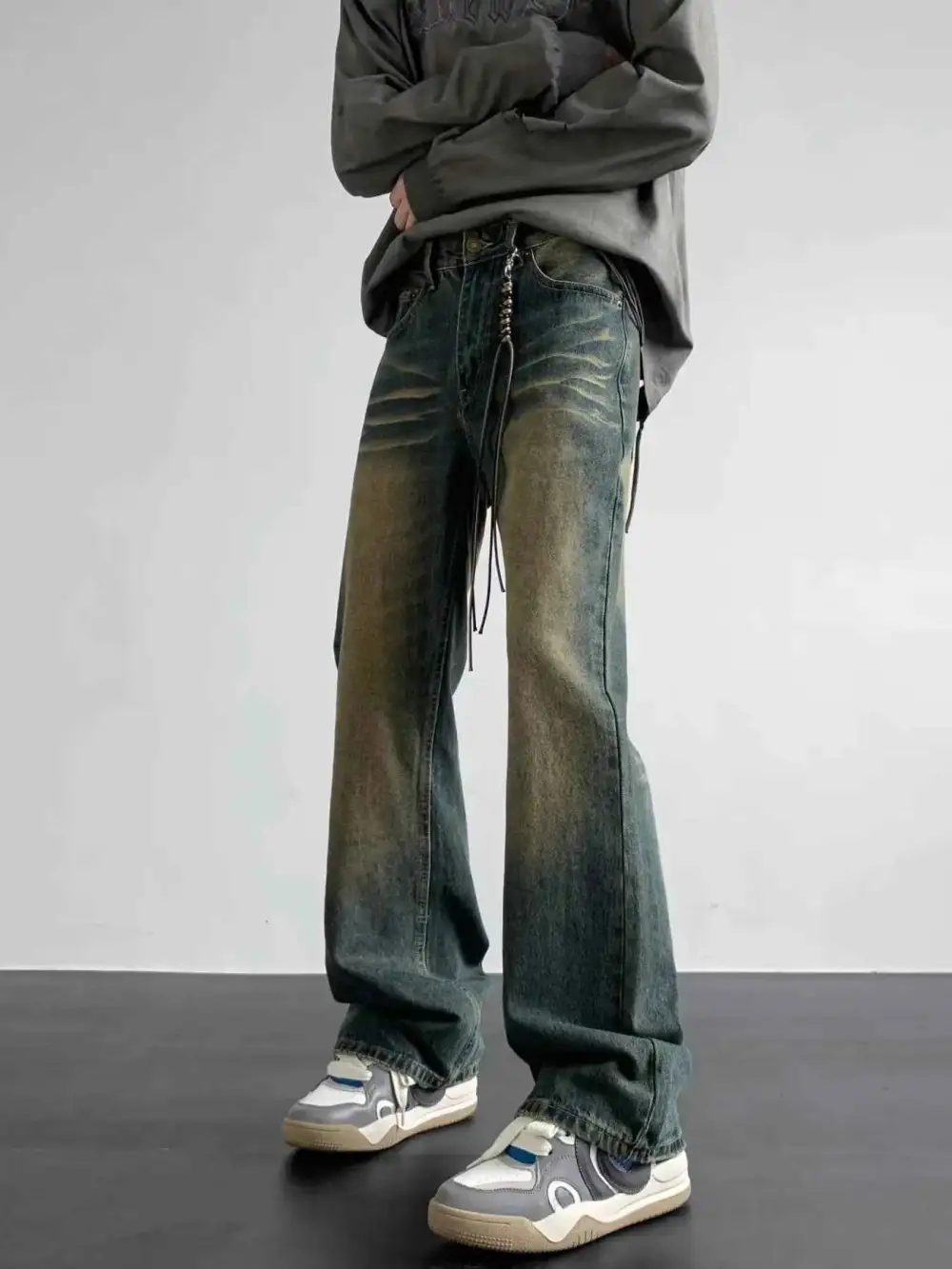 Vintage Wash Loose Fit Jeans