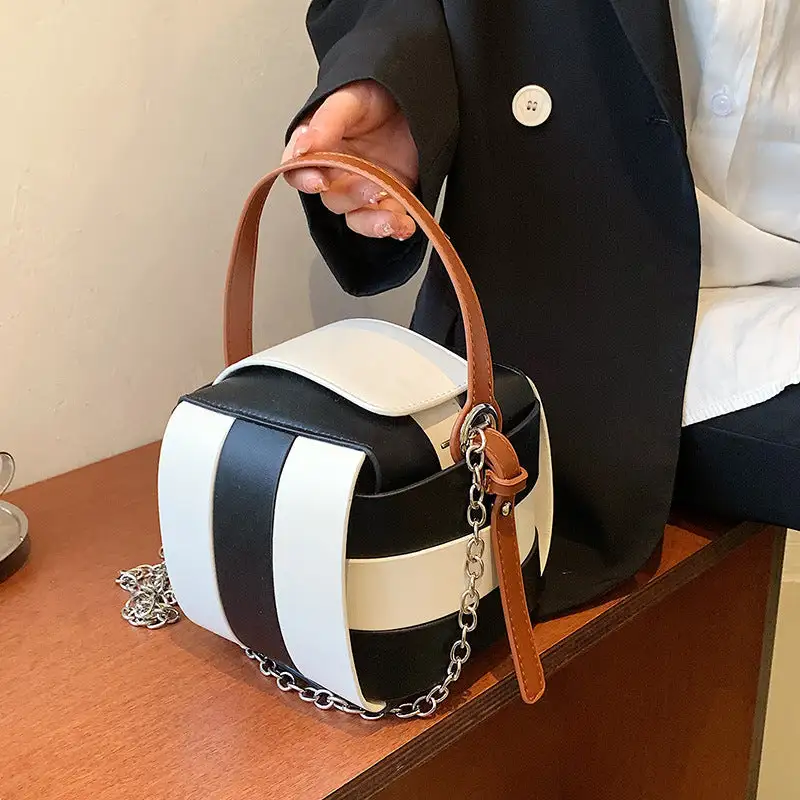 Sleek PU Leather Handbag Magnetic Buckle One-Shoulder Crossbody