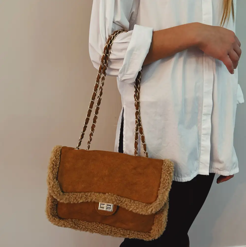 Soft Chain Strap Crossbody Bag