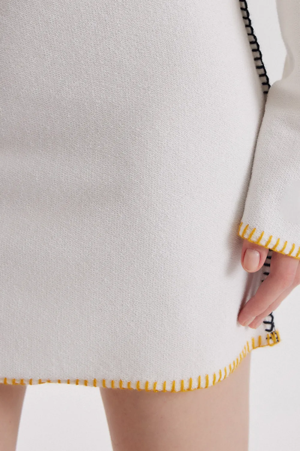 Fit Skirt-White