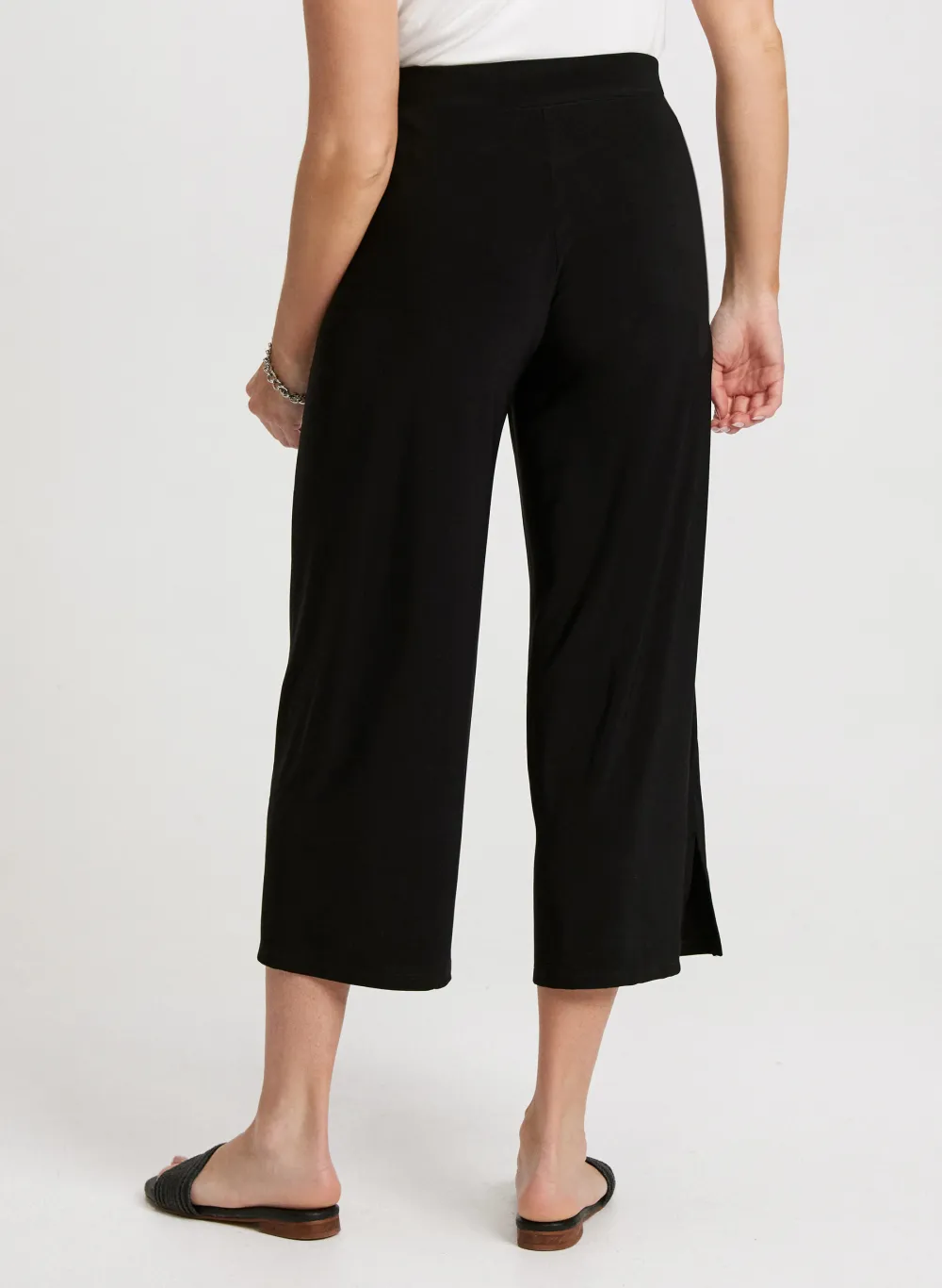 Loose-Fit Wide-Leg Pants With Side Slits