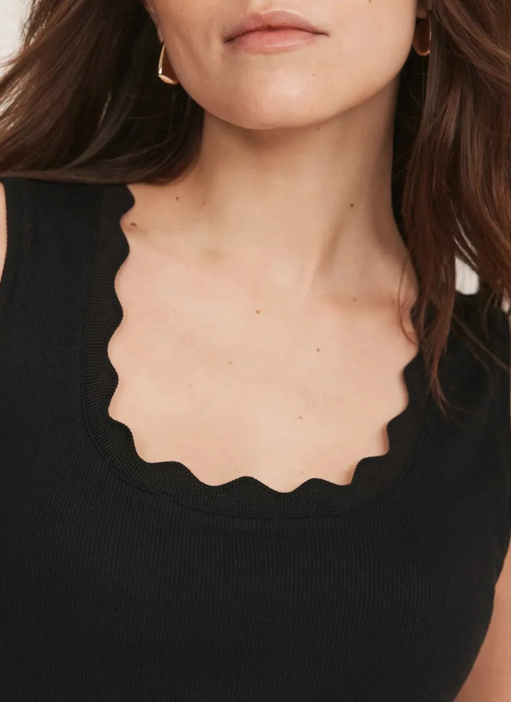 Casual Style Scallop Trim Vest