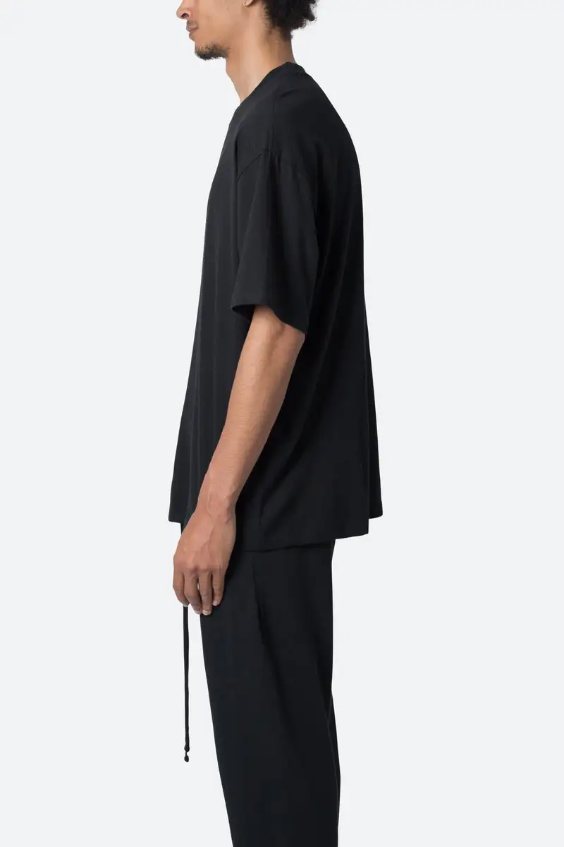JET BLACK OVERSIZED CREW-NECK T-SHIRT