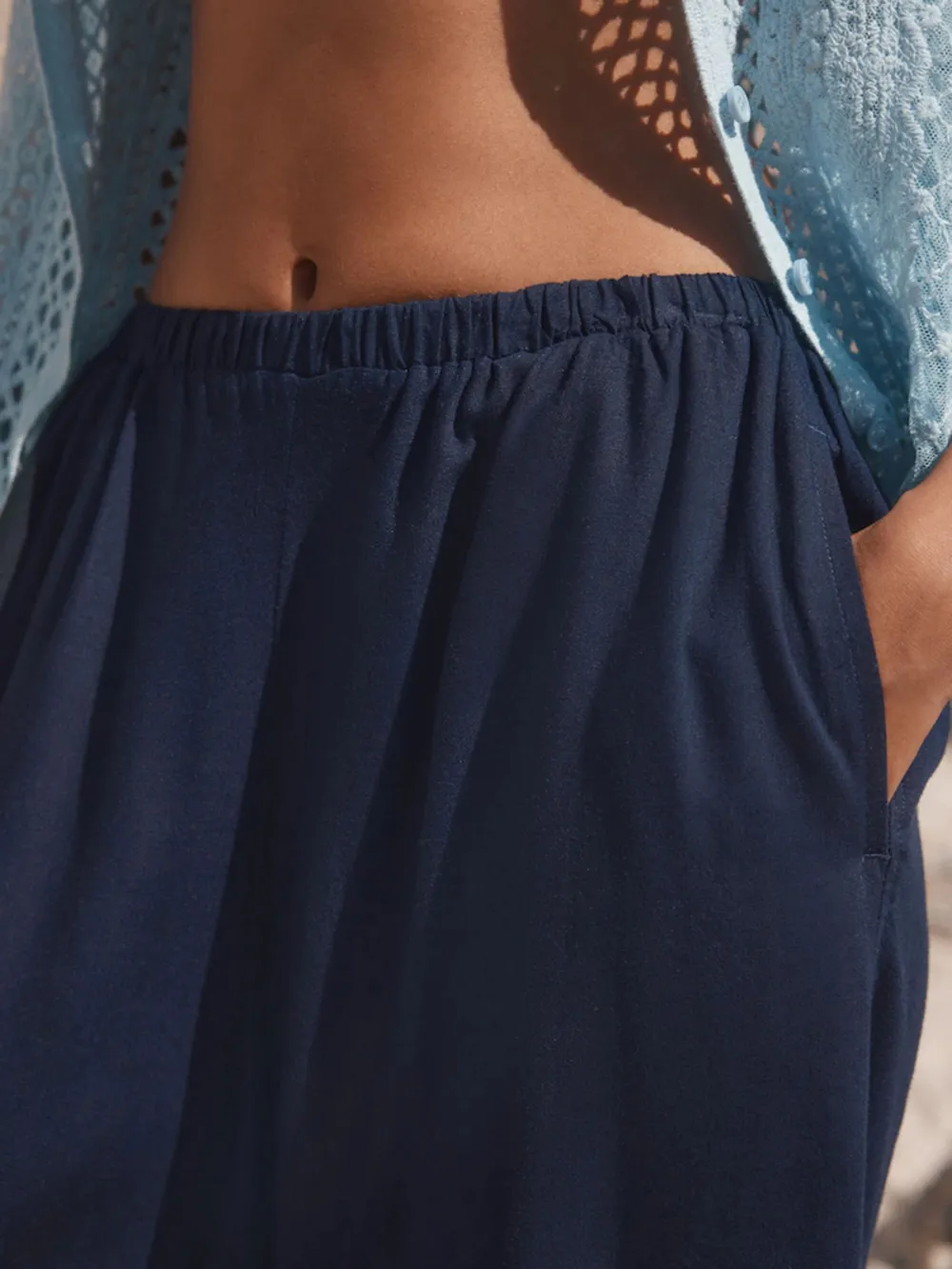 Solid Color Wide-Leg Pants Paired With Linen Trousers