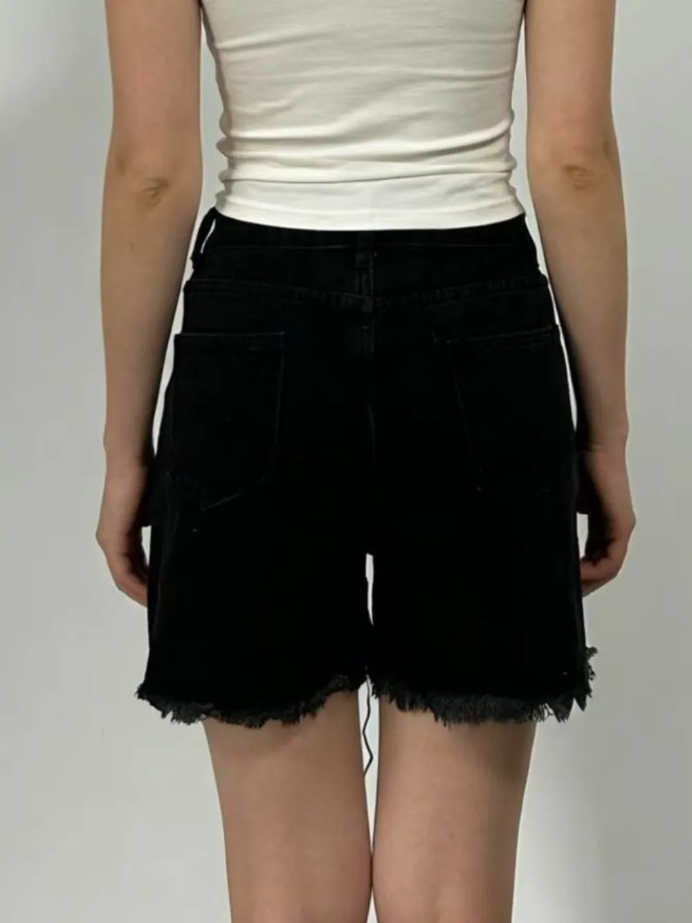 Rhinestone Chain Raw Hem Casual Shorts