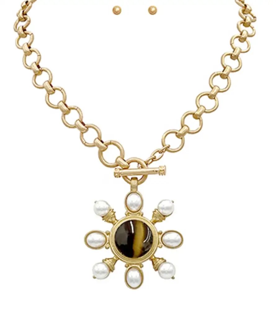 Pearl Sto Necklace