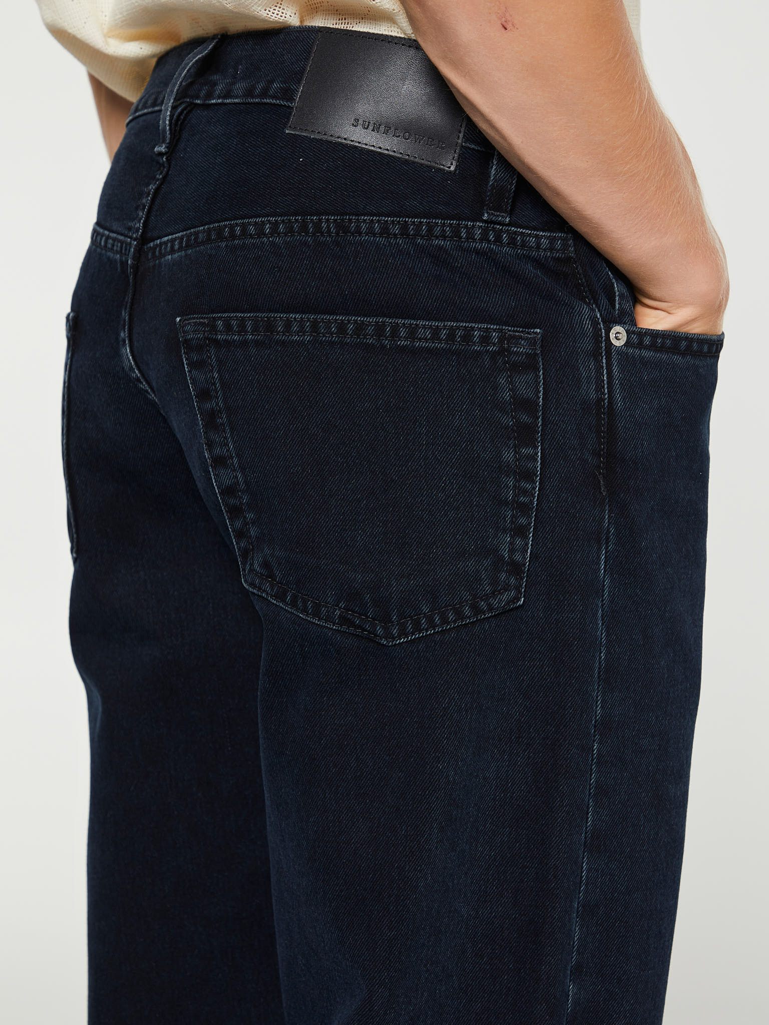 Loose Jeans in Blue Black