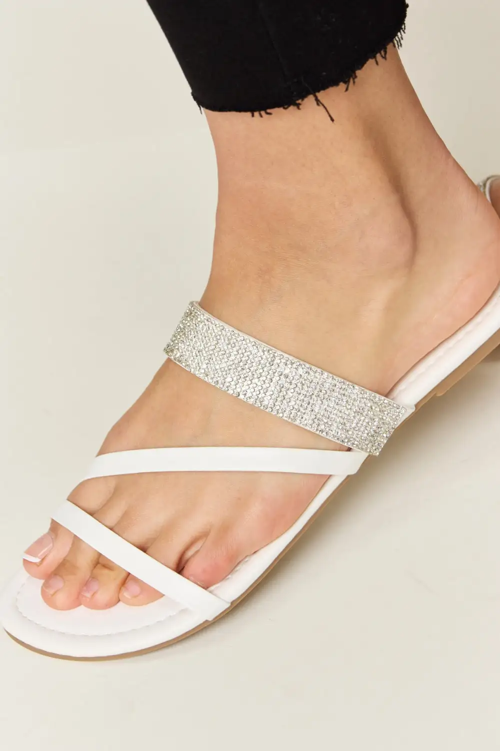 Easygoing Flats Rhinestone Sandals