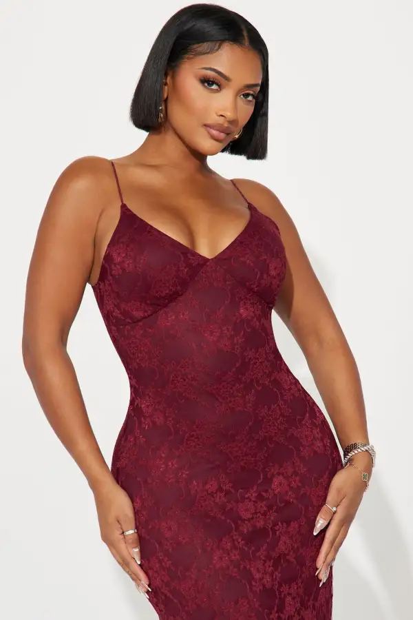 Gracelynn Lace Maxi Dress - Burgundy