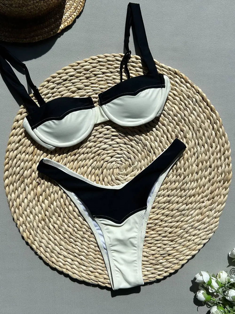 Contrast Trim Bikini Set