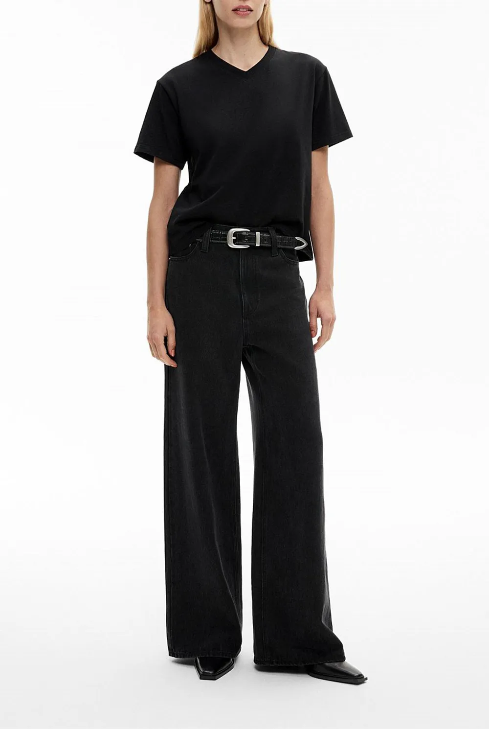 Ladies' V-Neck T-Shirt With Straight Shoulders