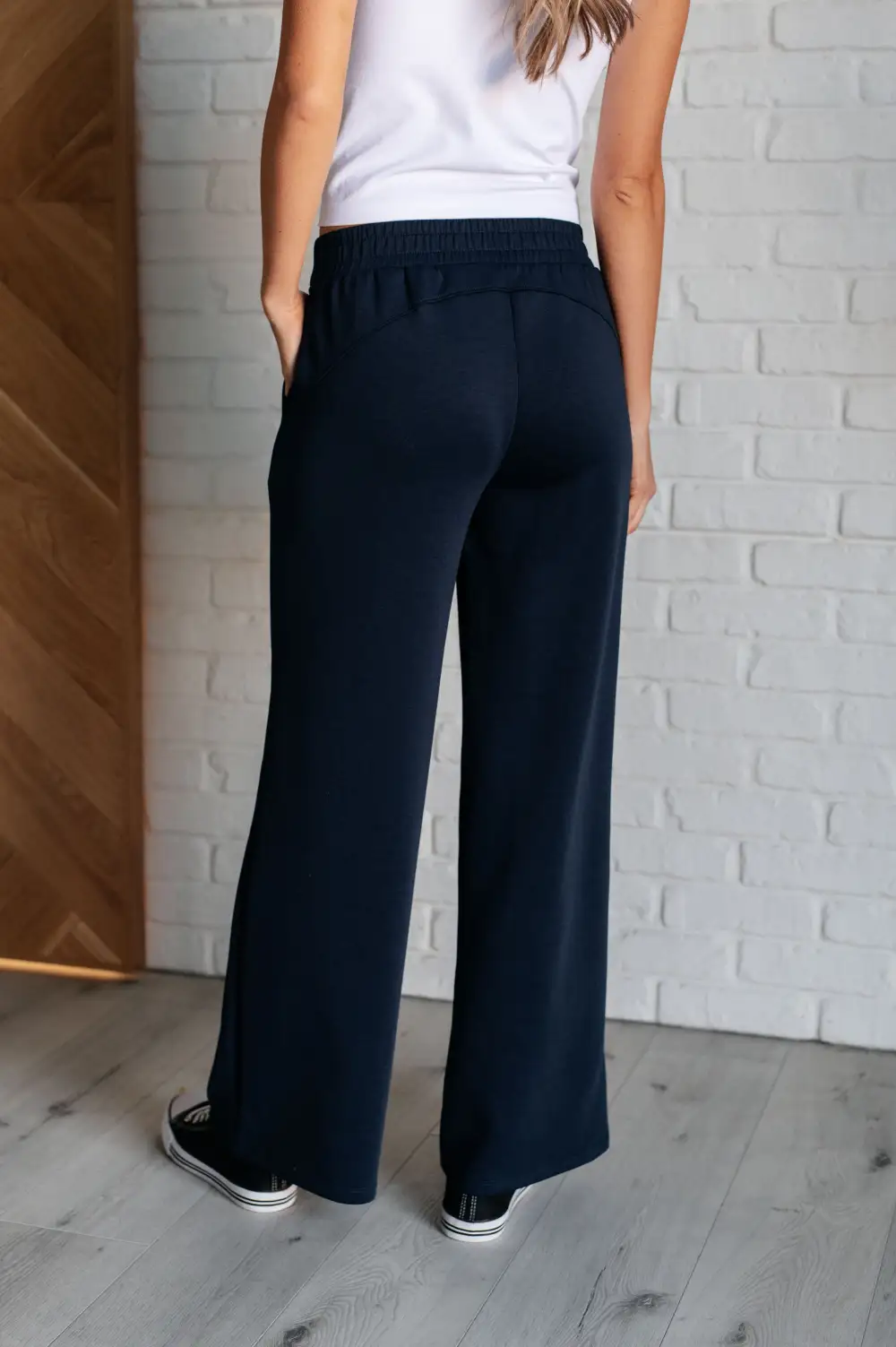 Resort Travel Wide Leg Crop Pant In  Navy