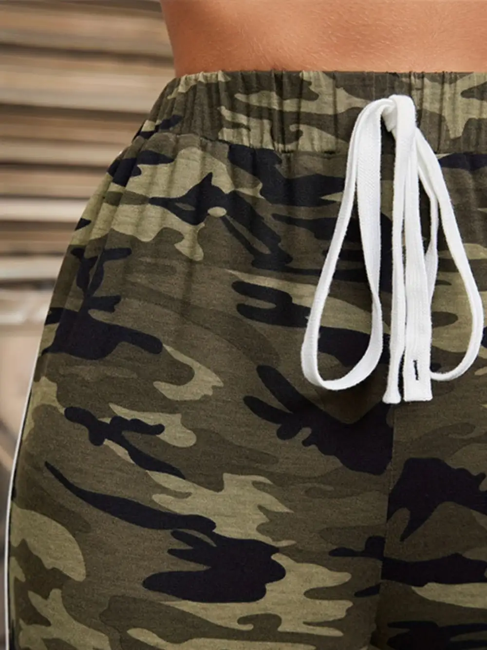 Tied Camouflage Pants With Cargo Pockets