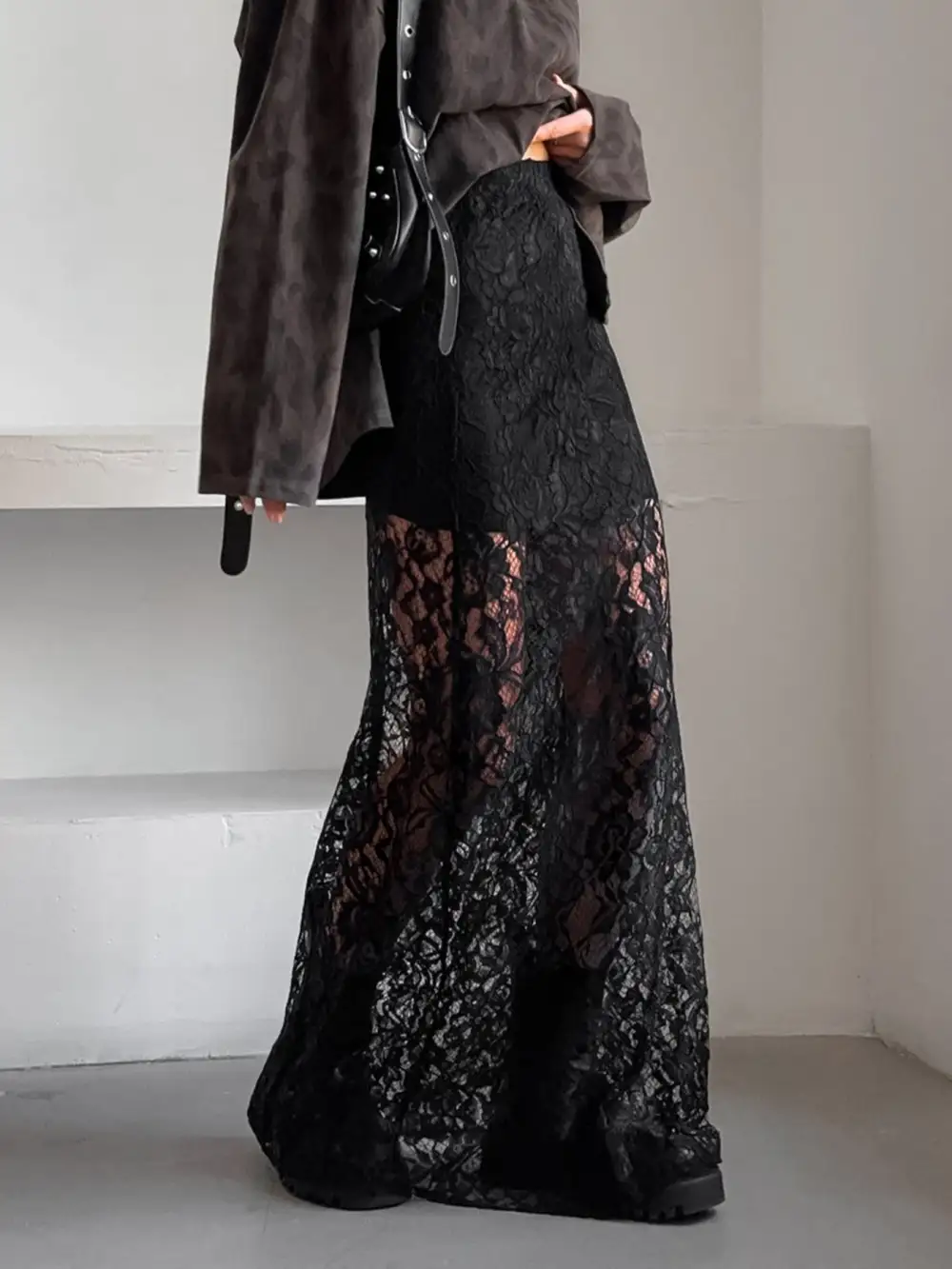 Sharp Lace Maxi Skirt