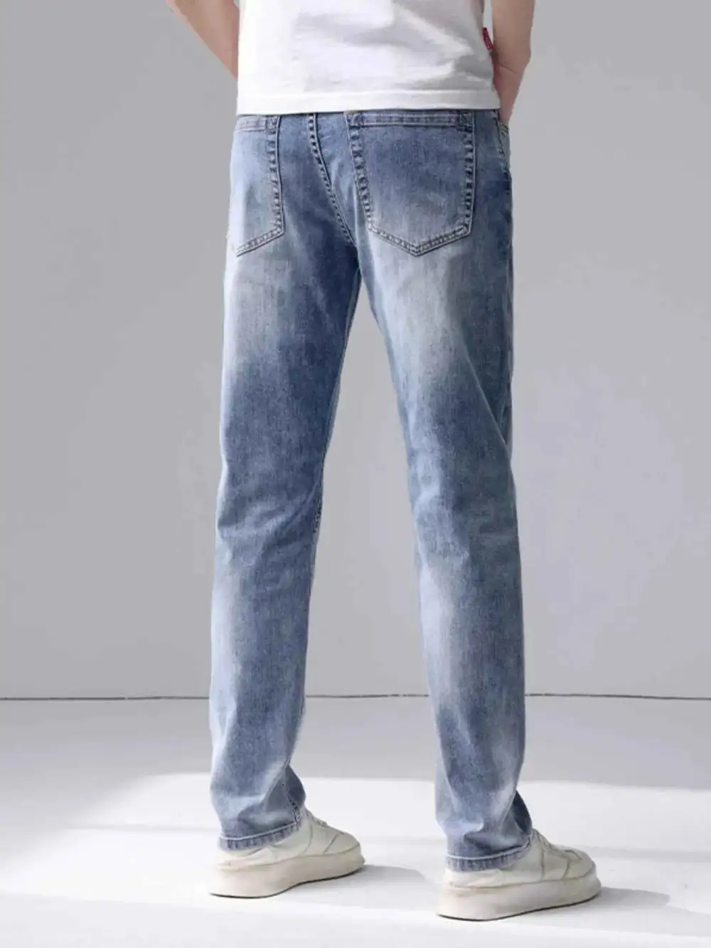 Relaxed Slim Fit Jeans