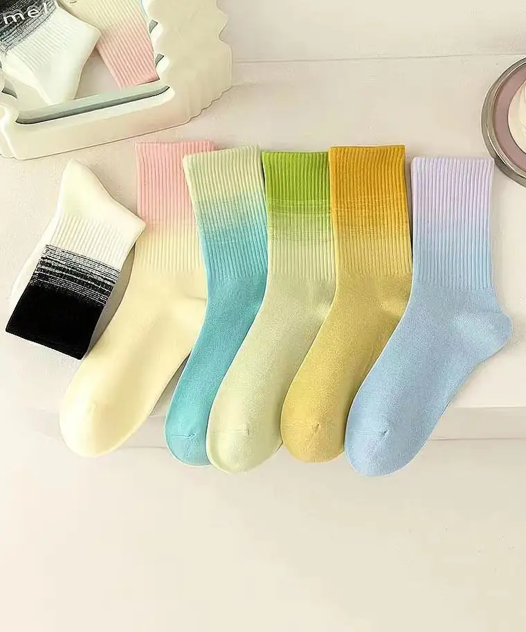 Gradient Color Mid Socks