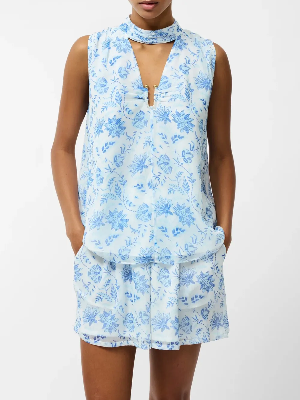 Exquisite Soft And Light V-Neck Sleeveless Shirt