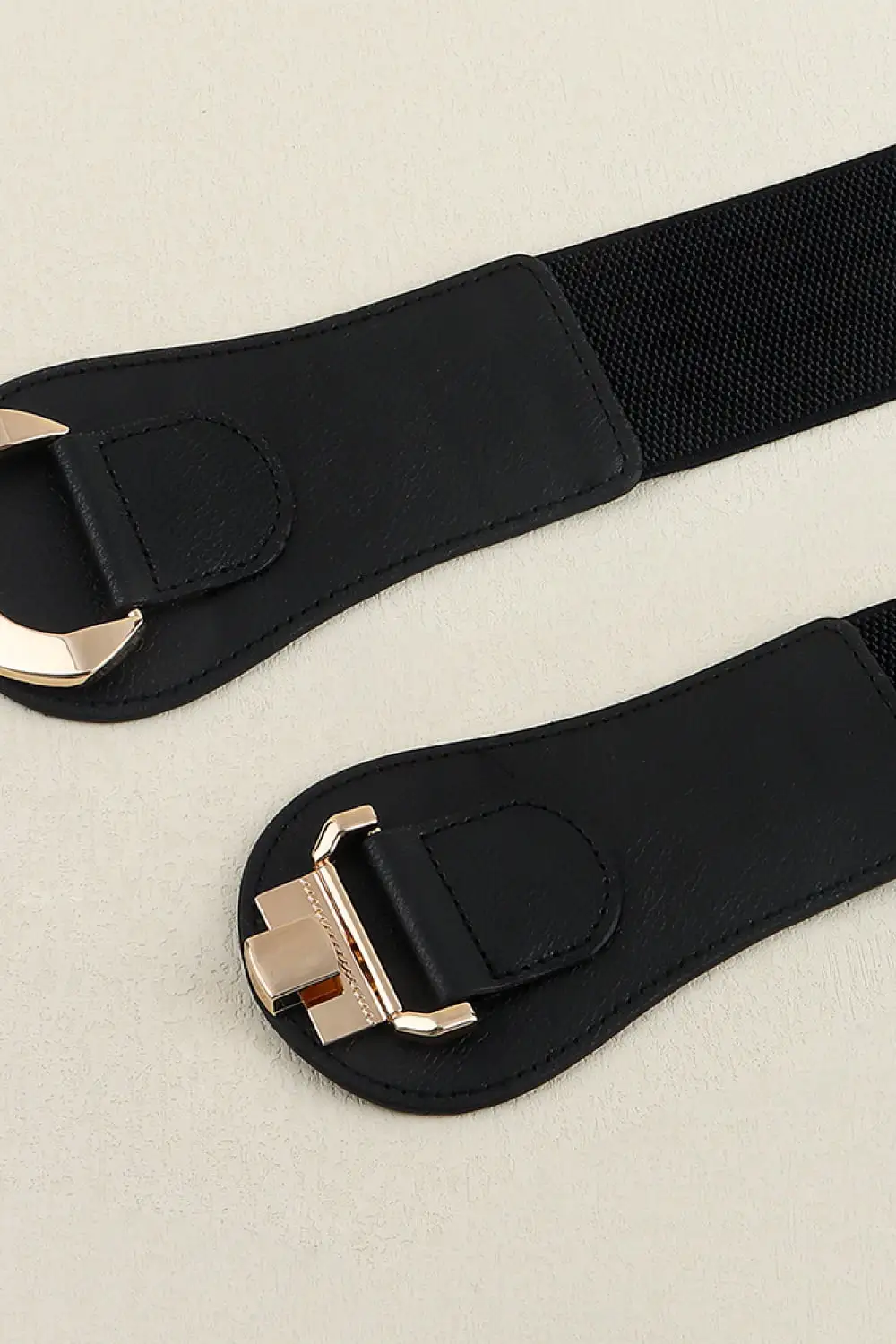 Rounded Buckle Waist Belt