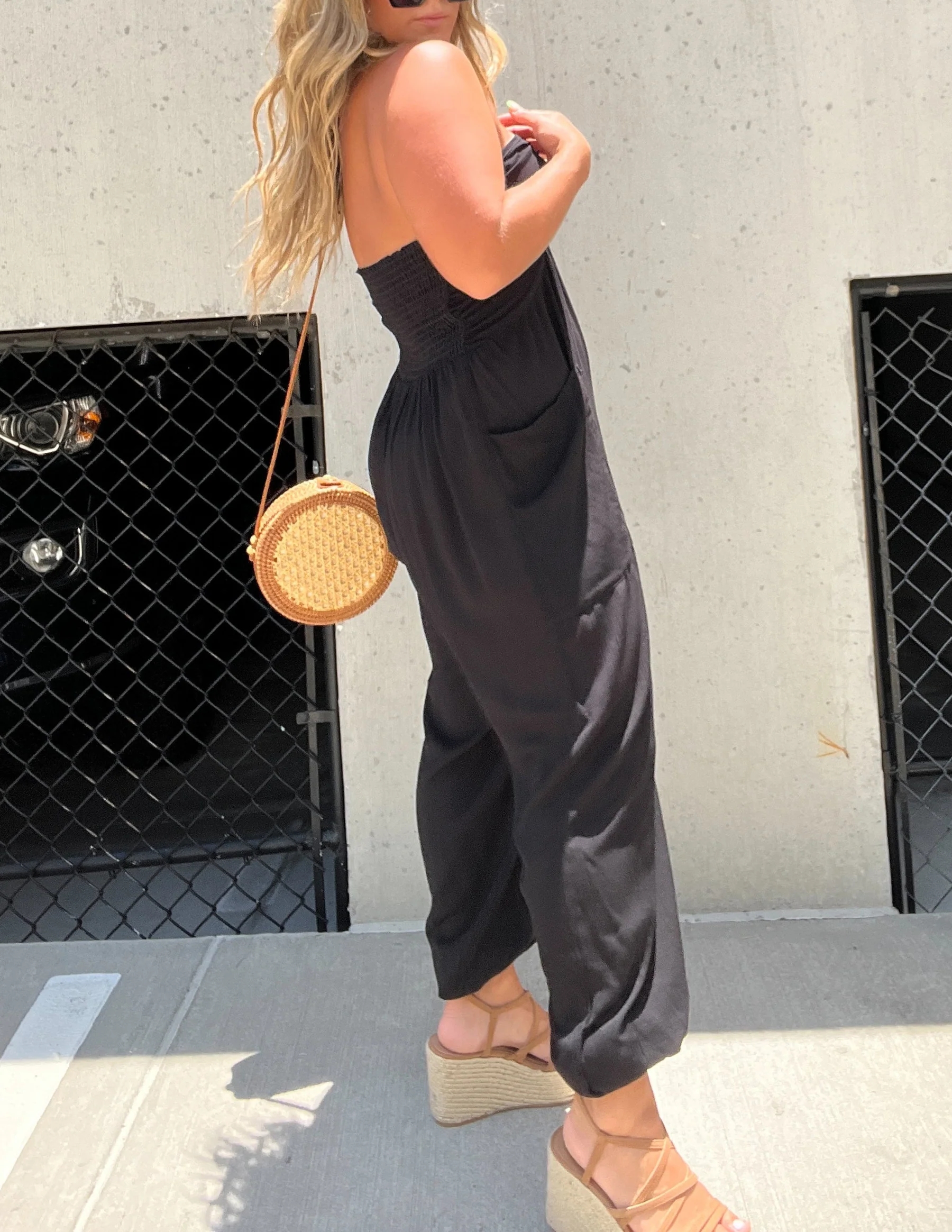 Hanging neck open back jumpsuit loose casual jumpsuit