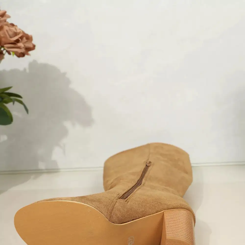 Modern Refined Pointed Toe Block Heel Boots