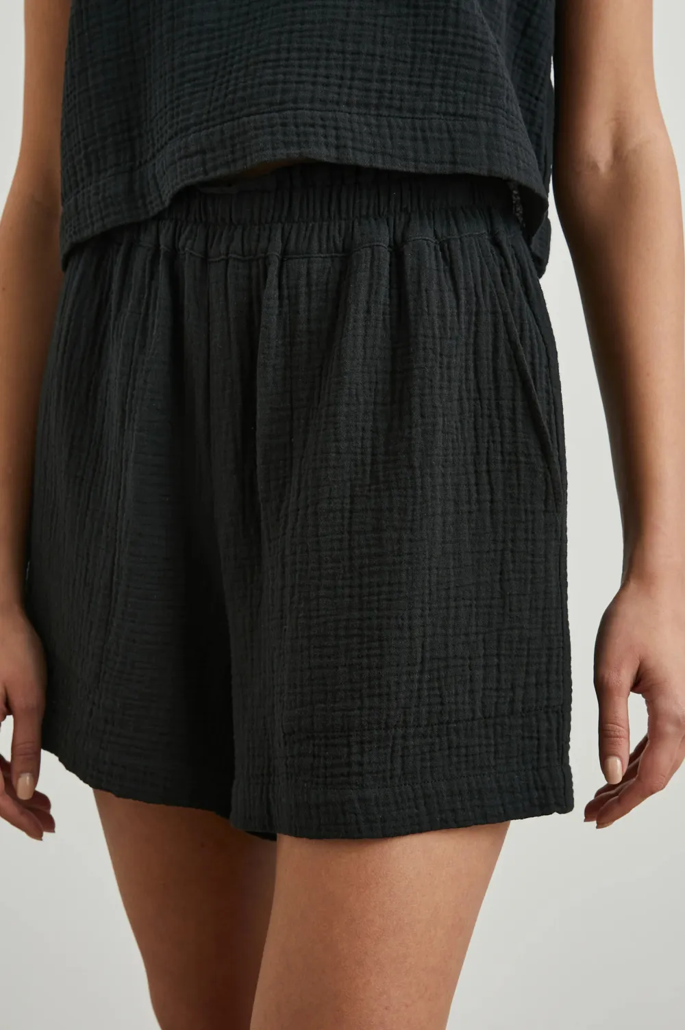 Loose Straight-Cut Loose Shorts