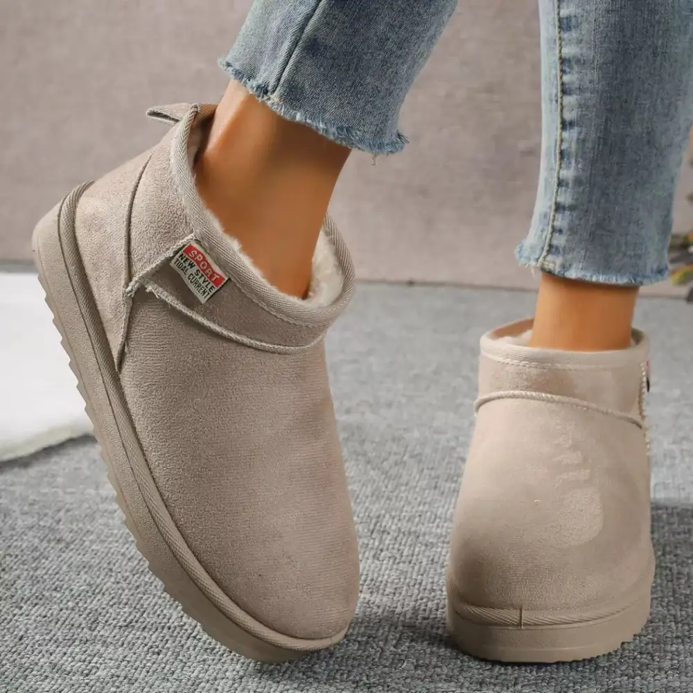 Relaxed Round Toe Platform Boots