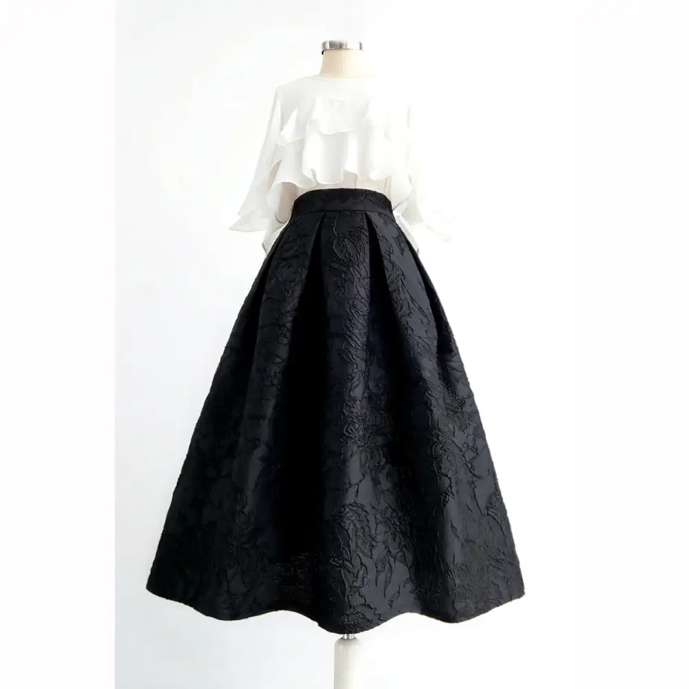 Airy Carry Flared Floral Skirt