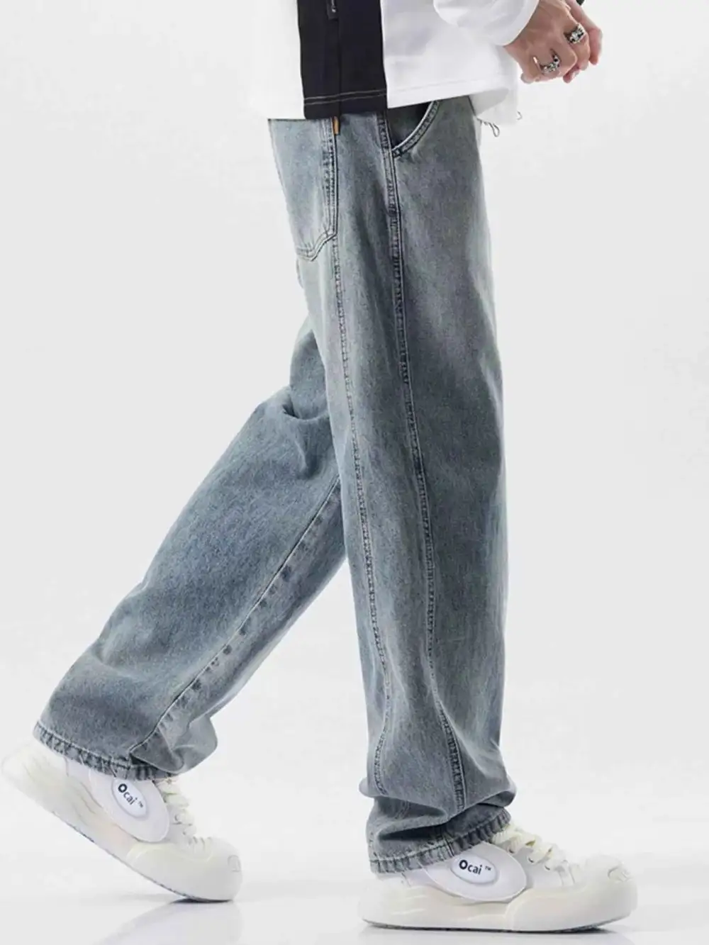 Modern Wash Relaxed Fit Jeans