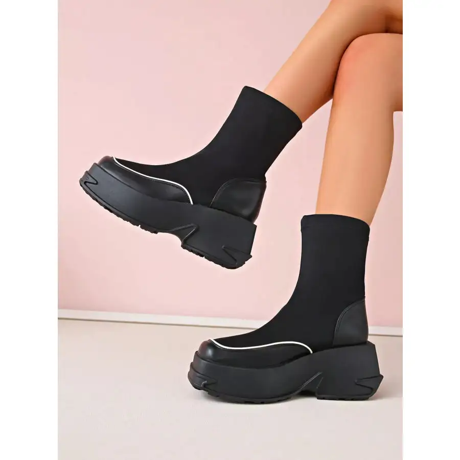 Round Toe Platform Boots