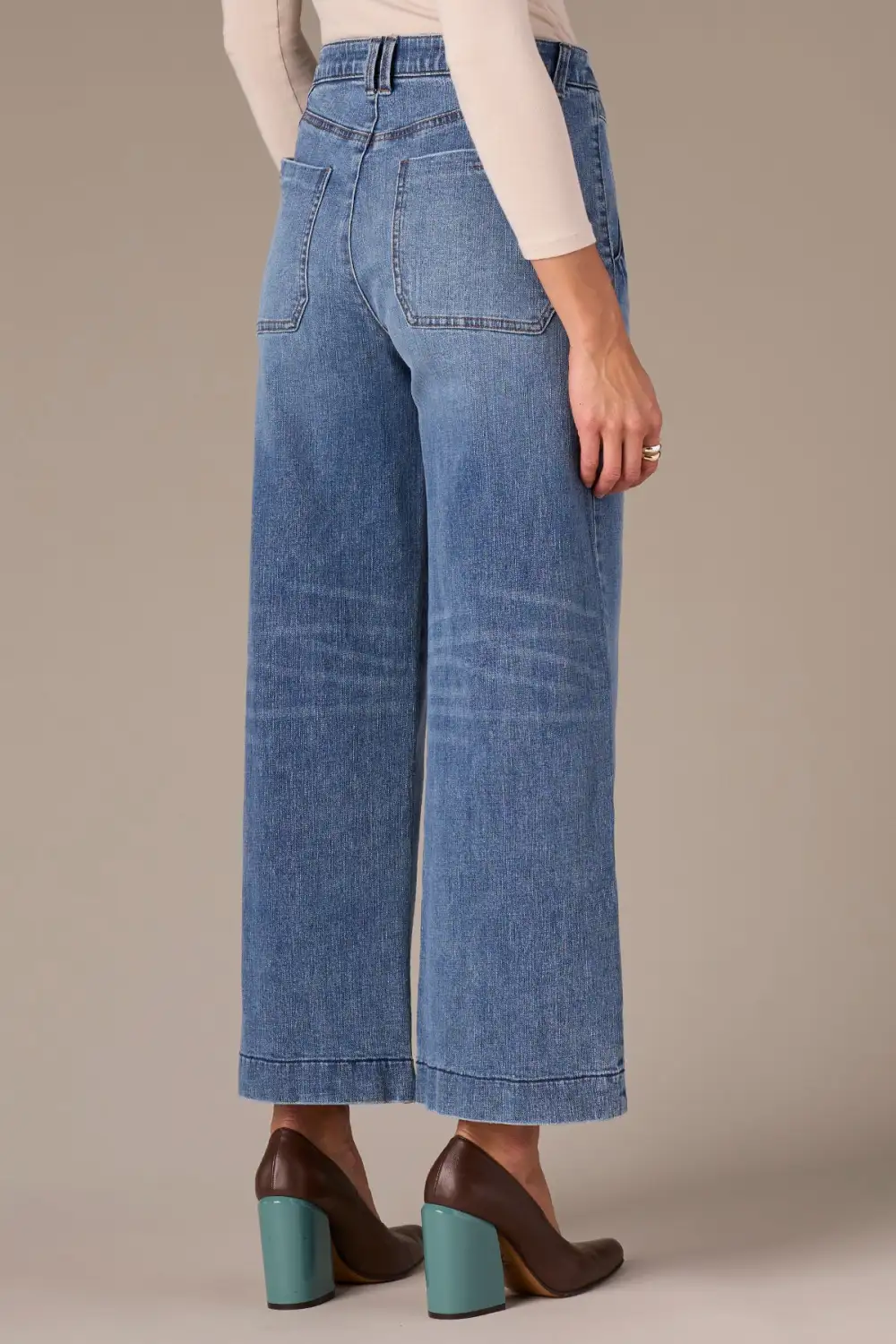 Wyatt  Wide Leg Jeans V-pockets