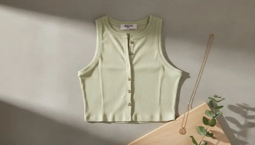 Button Front Sleeveless Crop Shirt