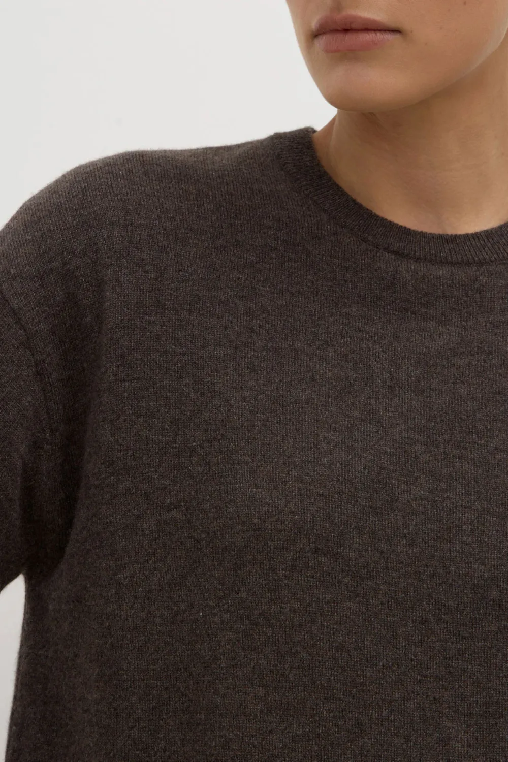 Ribbed Mouth Loose Sweater