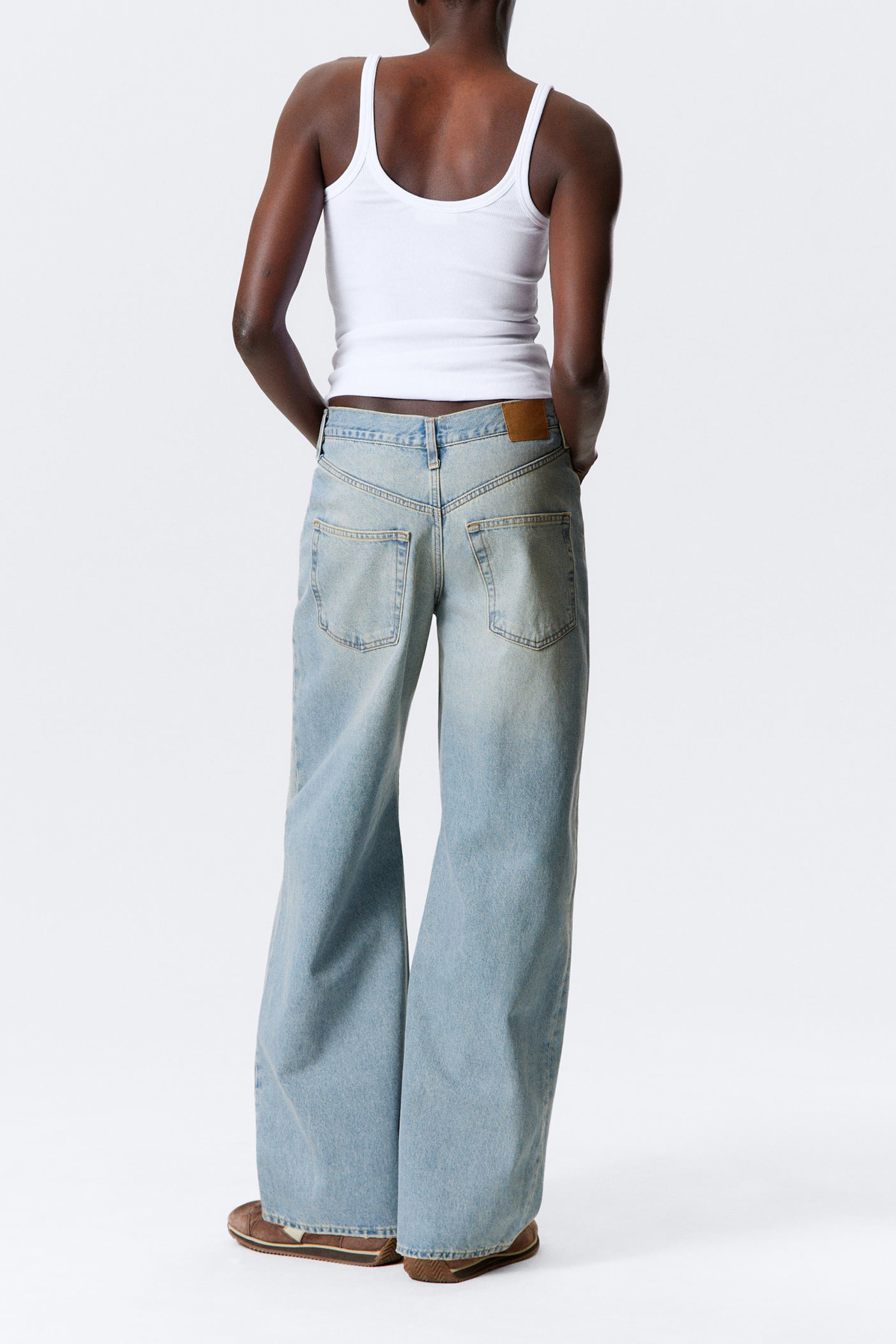 Pocketed Barrel Leg Jeans