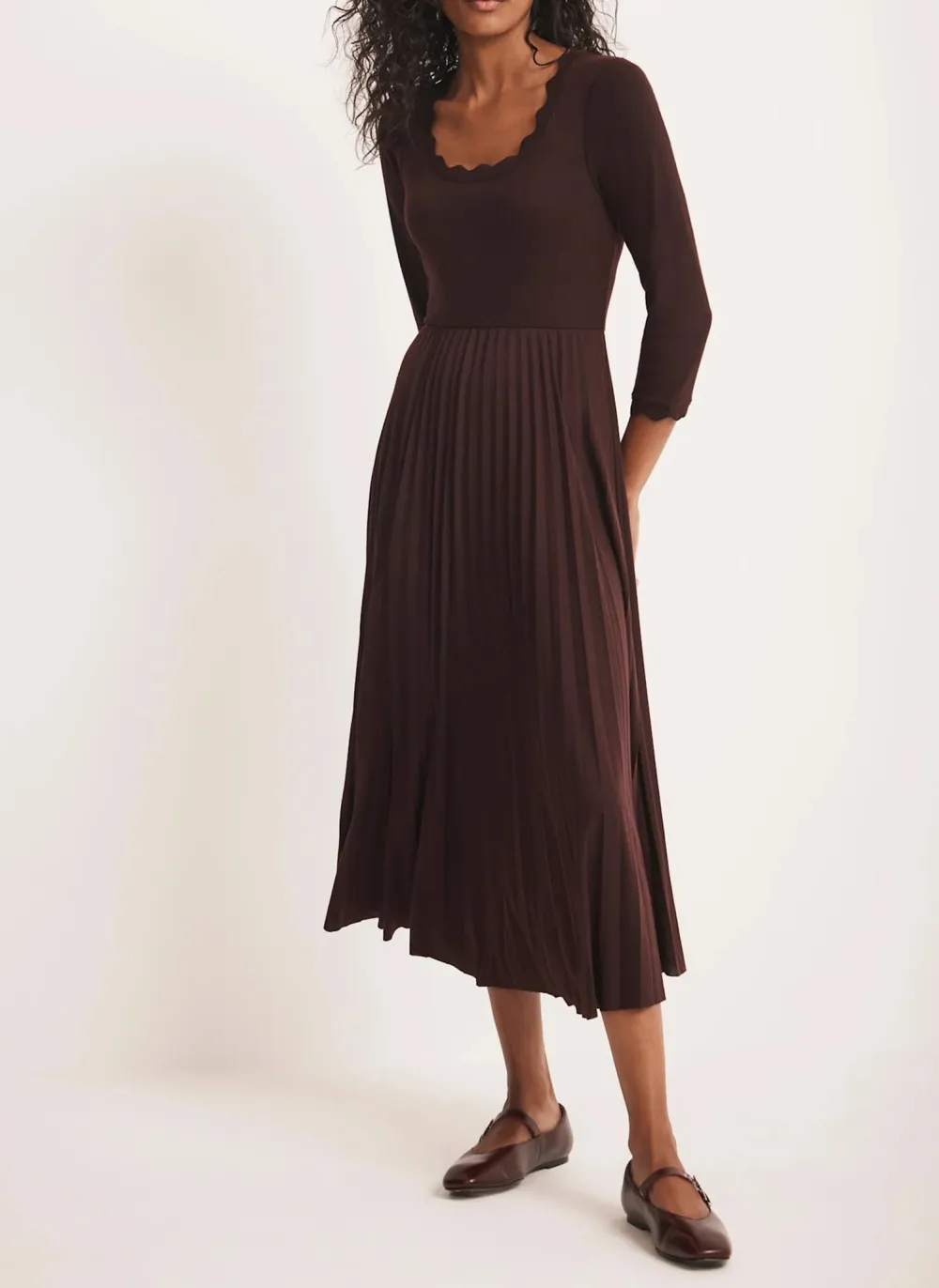 Casual Style Burgundy Scallop Trim Midi Dress